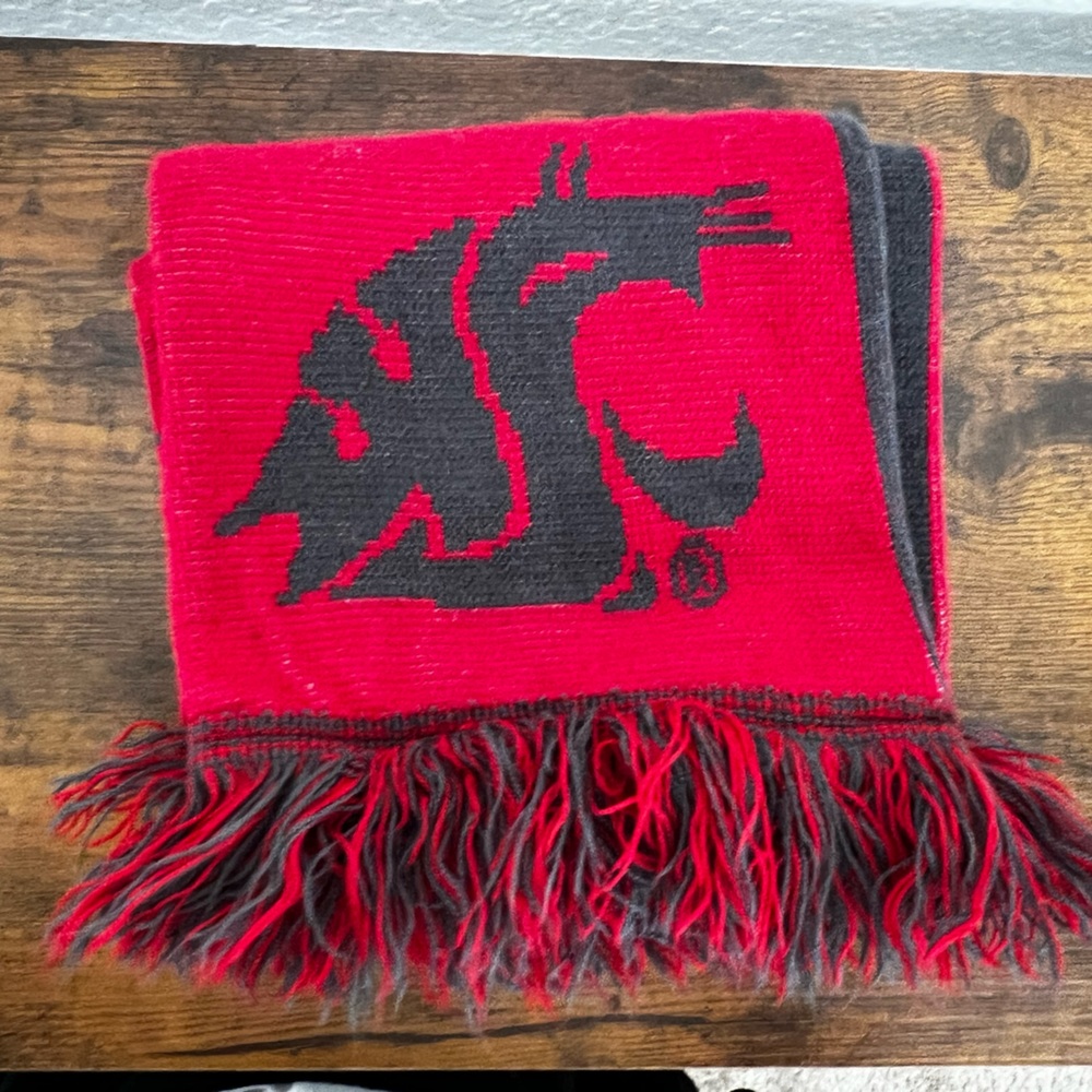 WSU branded scarf 🧣🐾